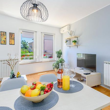 Apartment Vita พูลา ภายนอก รูปภาพ