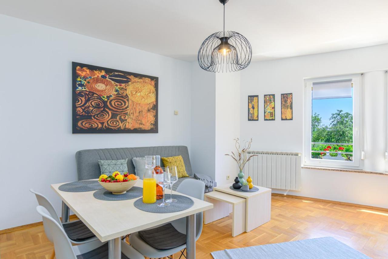 Apartment Vita พูลา ภายนอก รูปภาพ