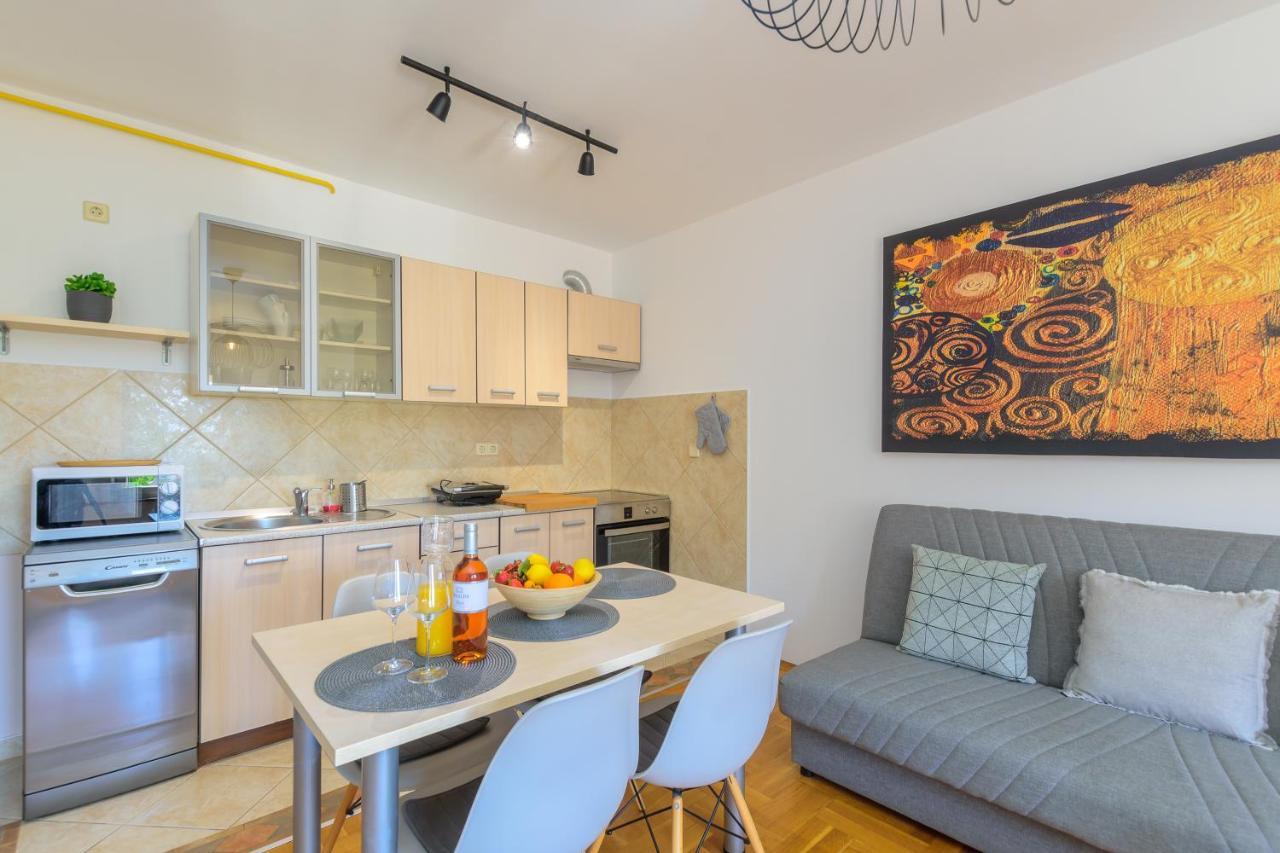 Apartment Vita พูลา ภายนอก รูปภาพ
