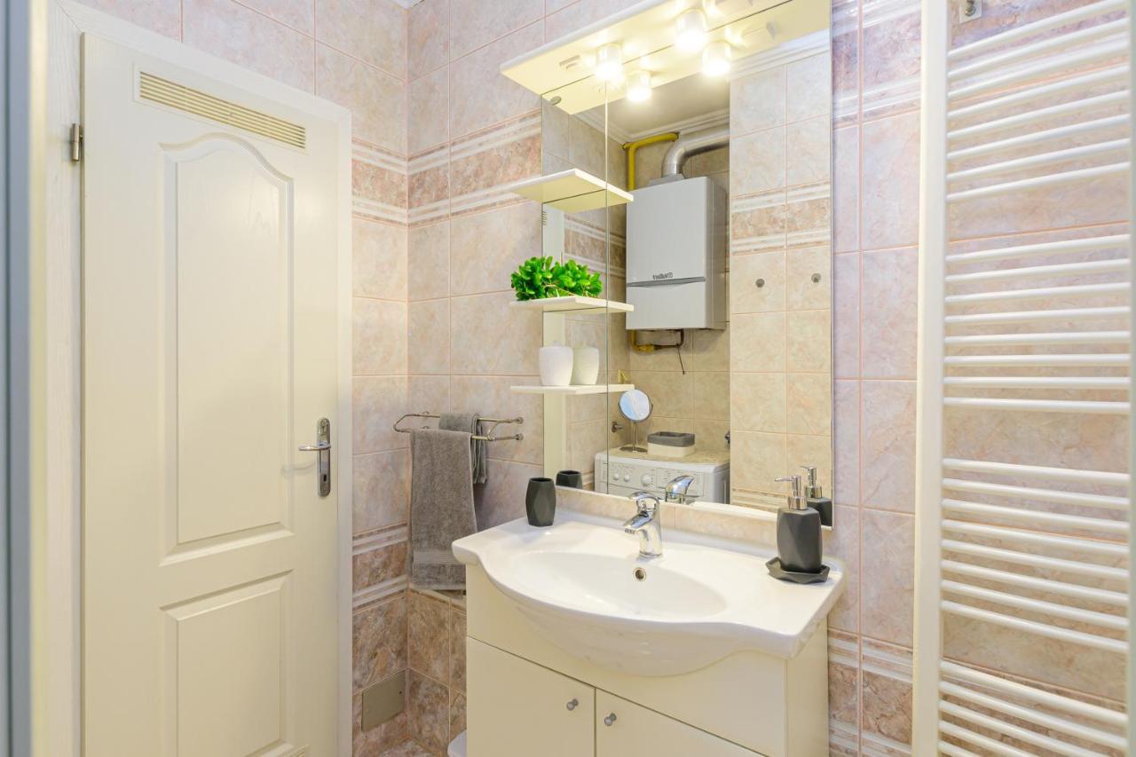 Apartment Vita พูลา ภายนอก รูปภาพ